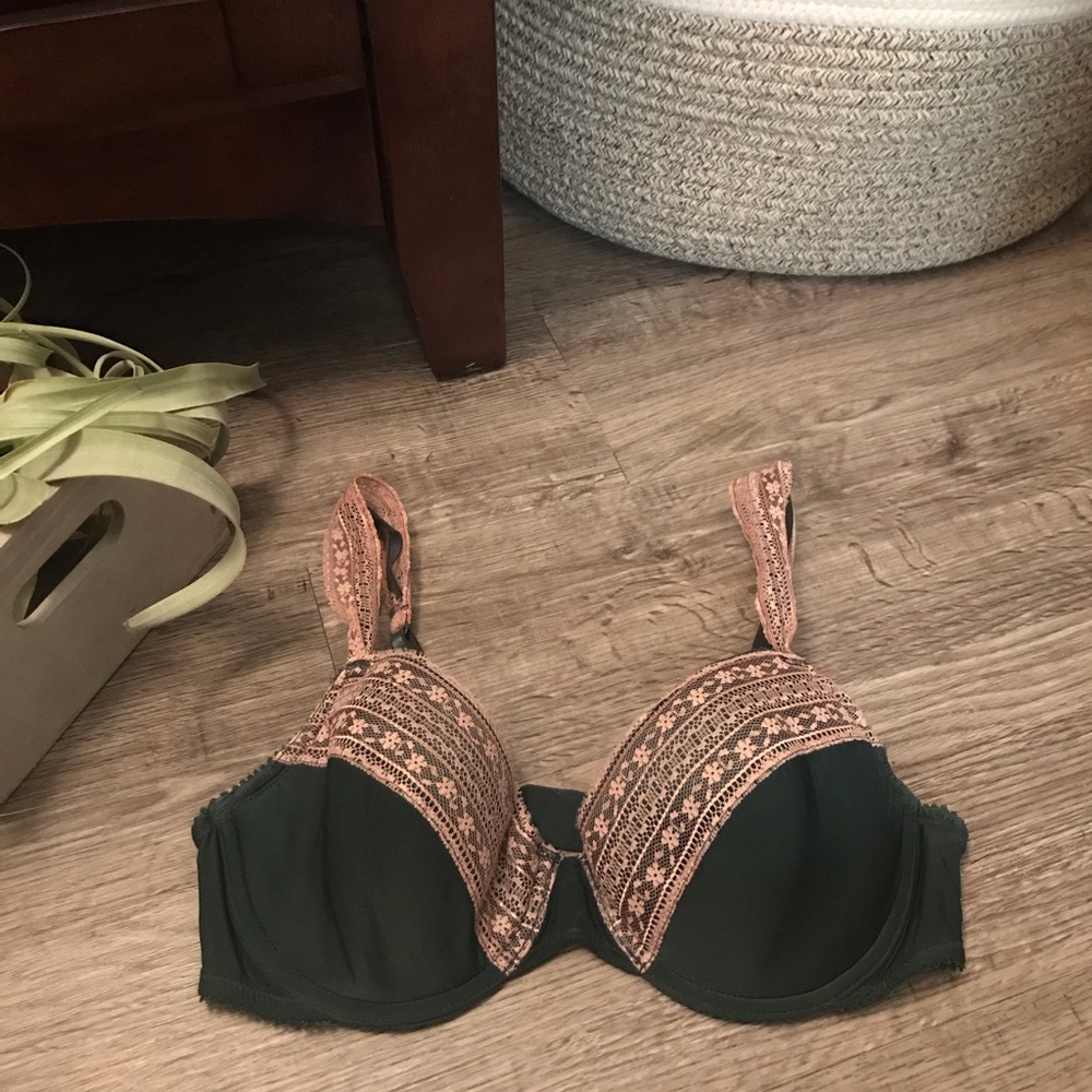 Victoria Secrets Bra, 34C